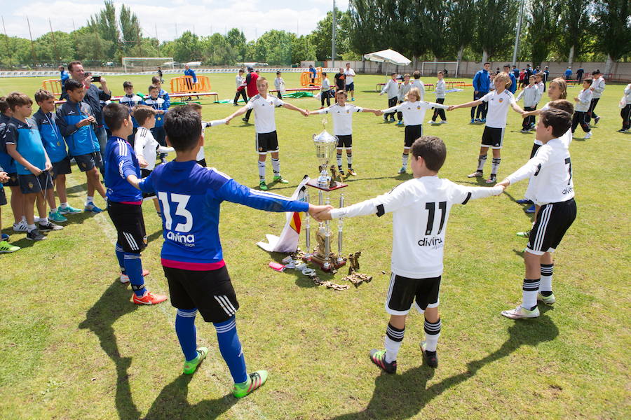 El Valencia gana el Torneo Nacional Alevín de Valvanera