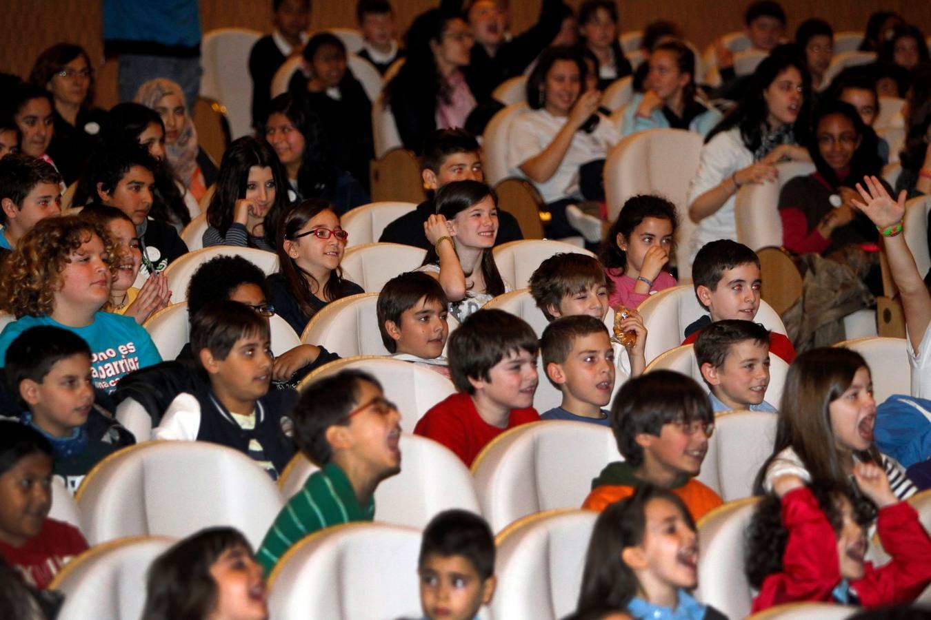 La campaña Mundial por la Educación reune a 800 escolares en el Auditorio