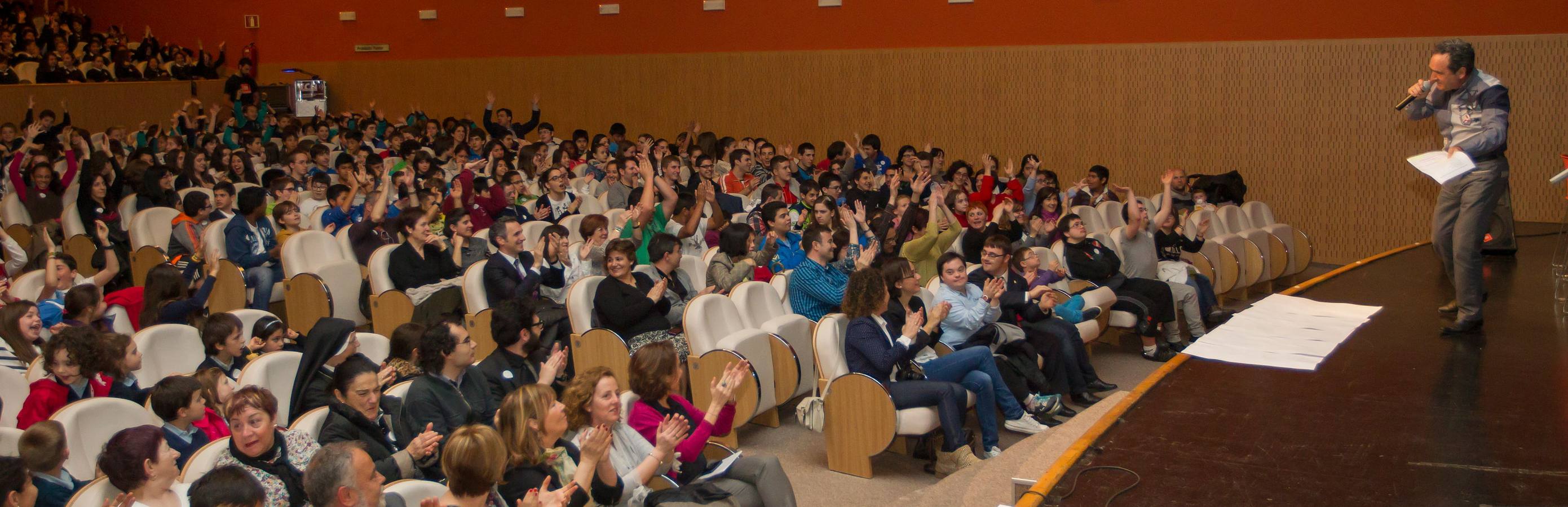 La campaña Mundial por la Educación reune a 800 escolares en el Auditorio