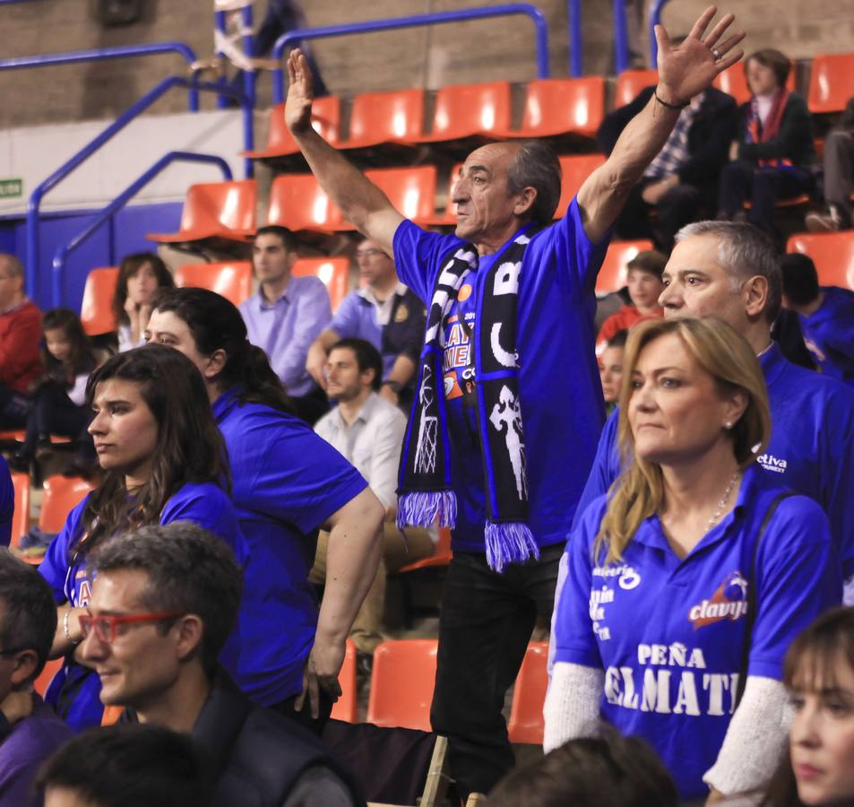 Pasión en la cancha y entre el público durante el Burgos-Cocinas.com (I)