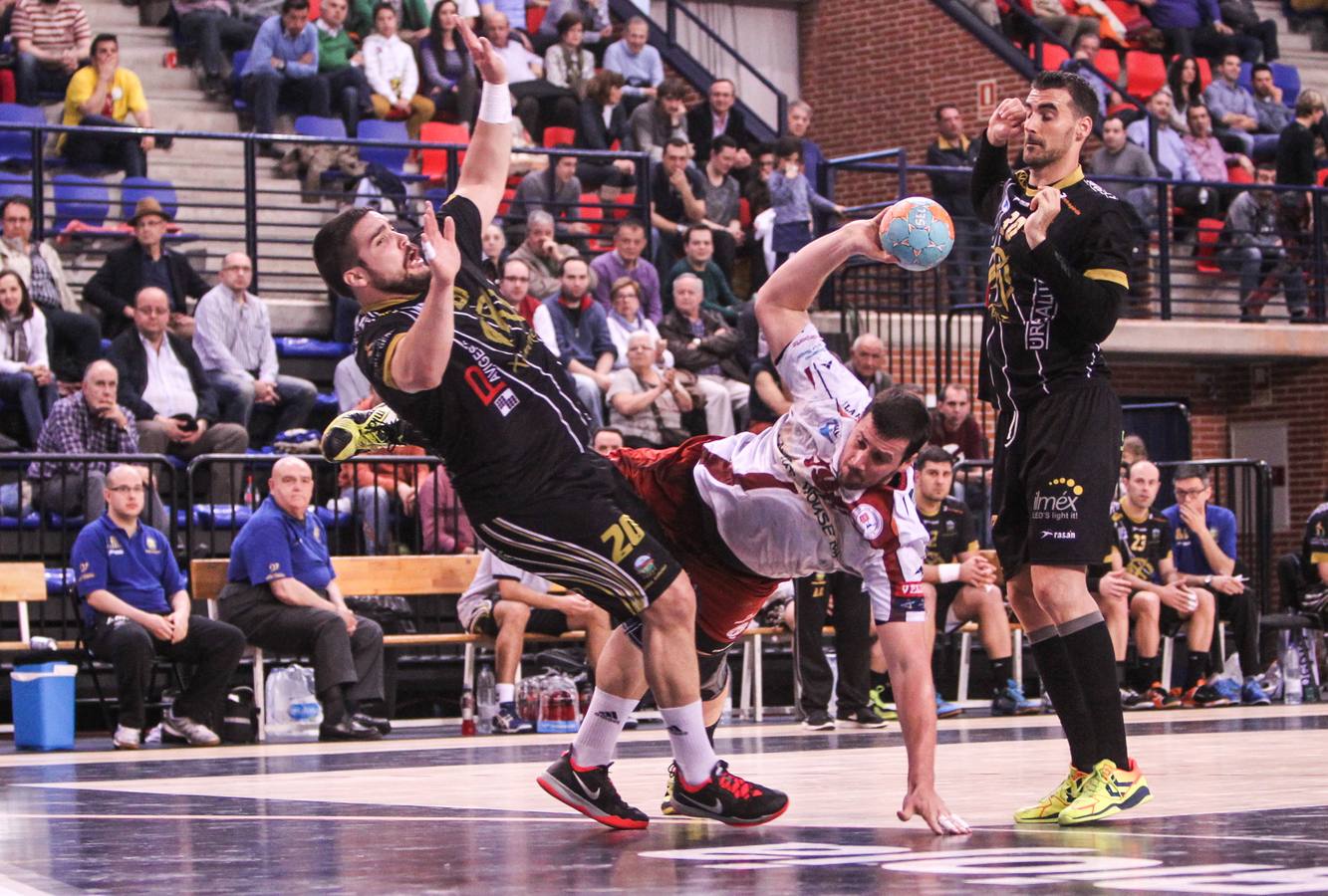 El Naturhouse se aferra al segundo puesto con un claro triunfo