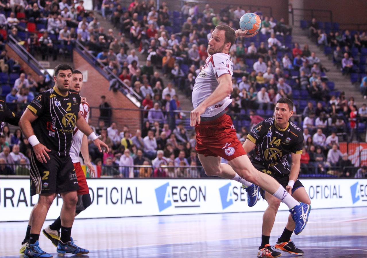 El Naturhouse se aferra al segundo puesto con un claro triunfo