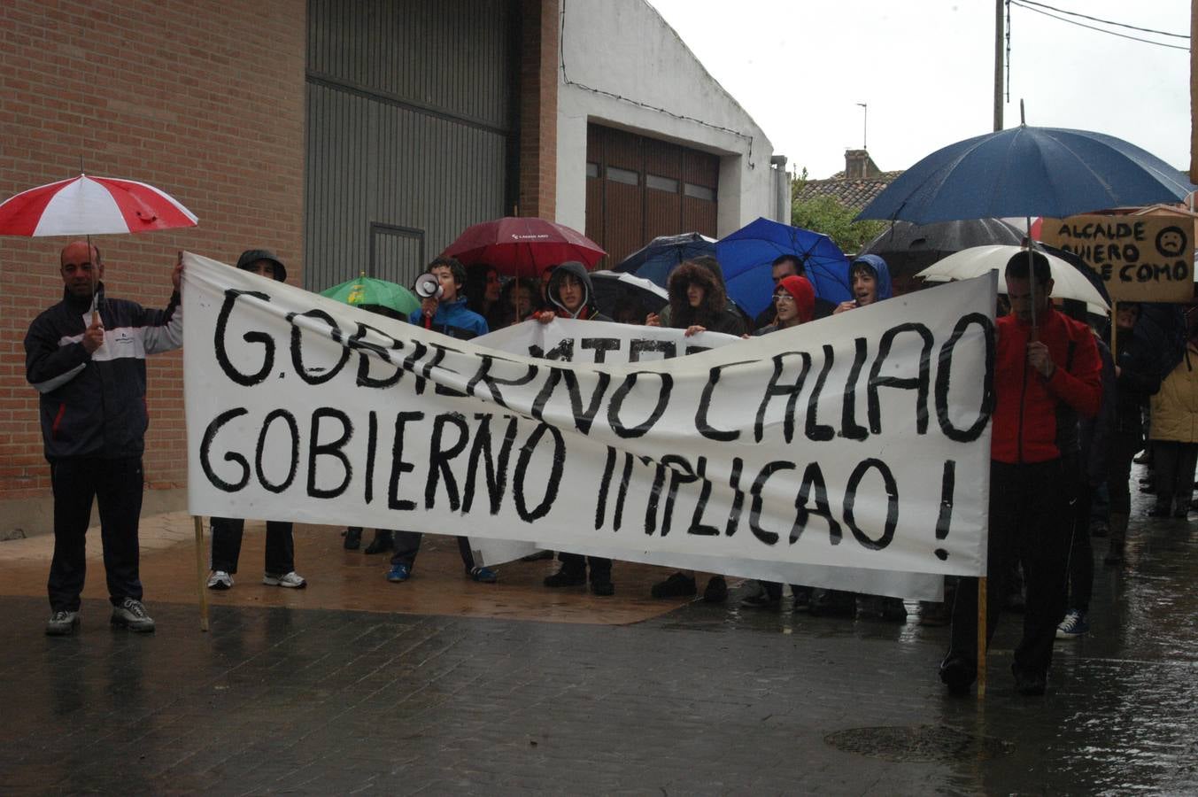 Manifestación de Ochánduri contra su alcalde