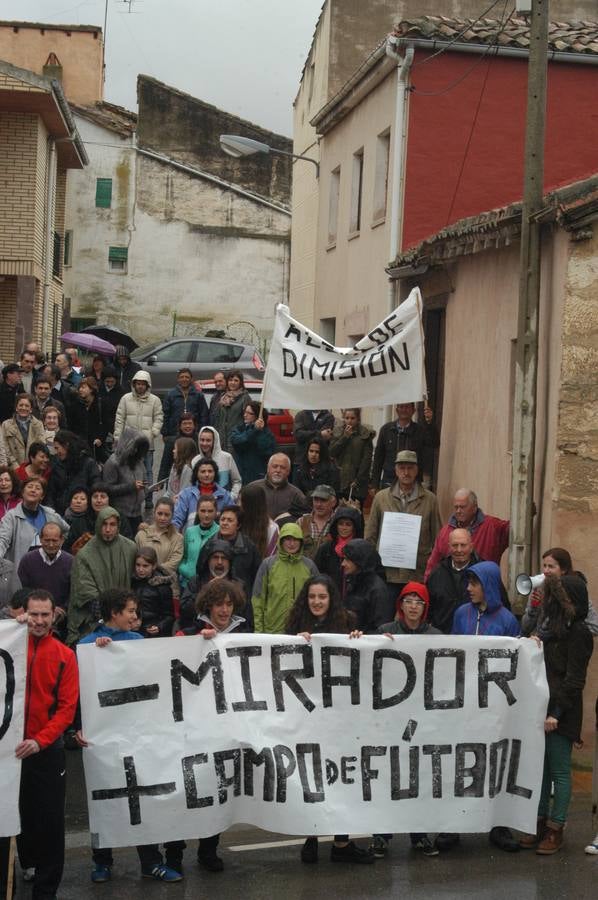 Manifestación de Ochánduri contra su alcalde