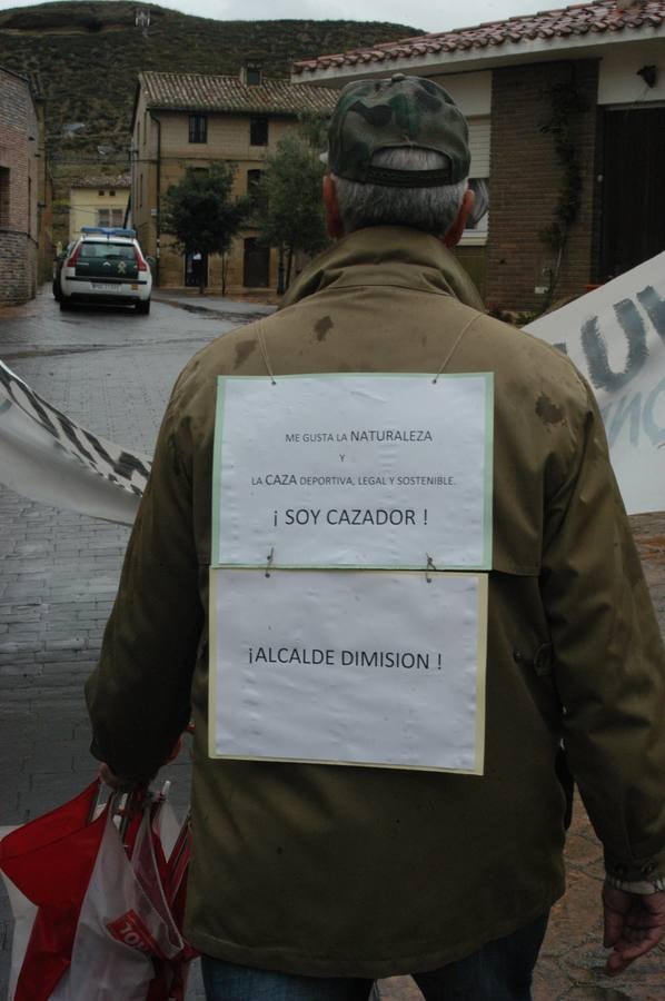 Manifestación de Ochánduri contra su alcalde