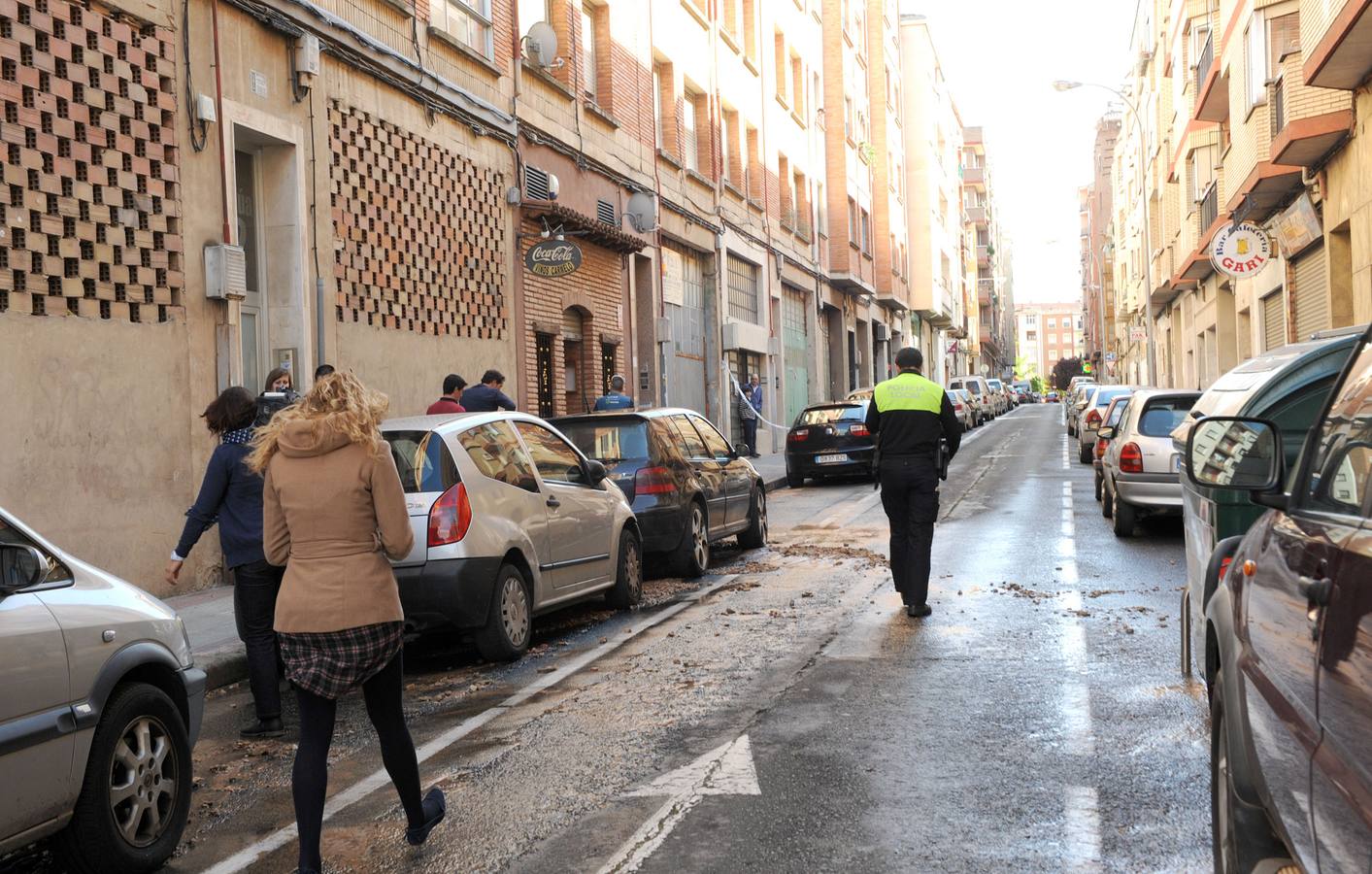 Reventón de una tubería en la calle Beratúa