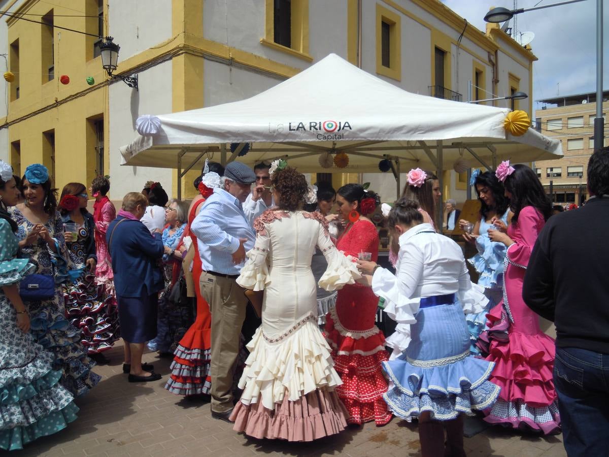 Los rinconeros bailan por sevillanas