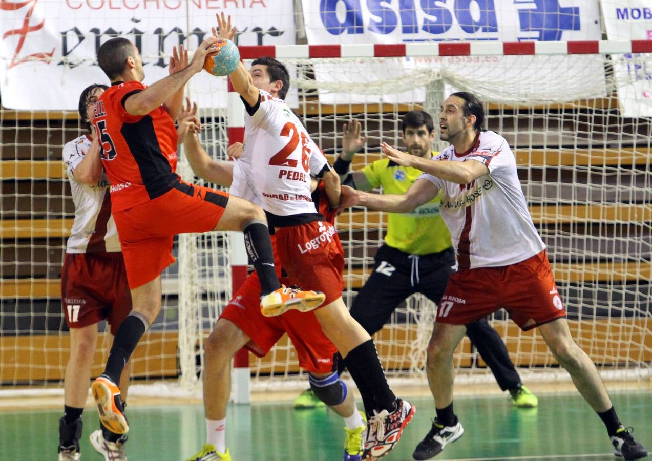 El Naturhouse celebra la victoria ante el Huesca que le da el pase a la Champions