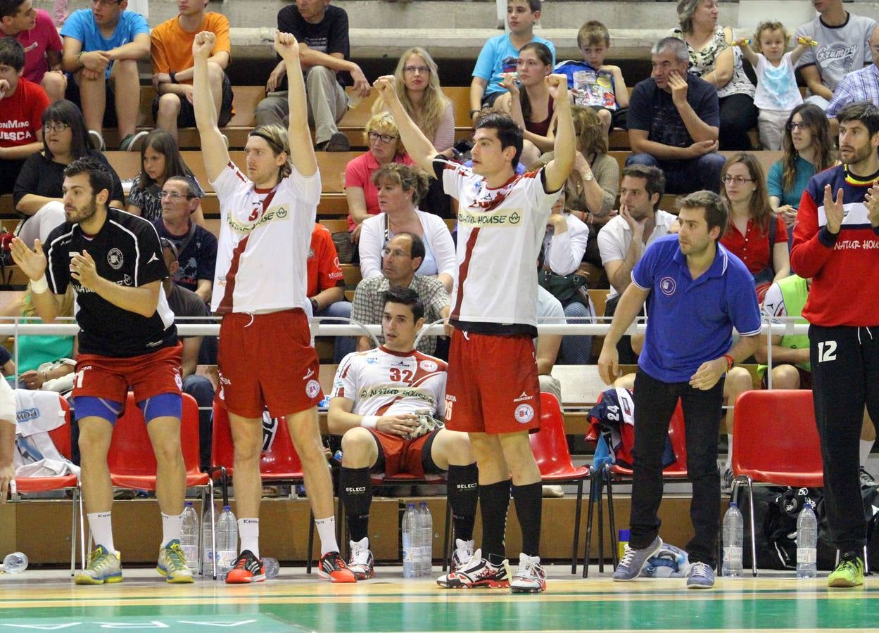 El Naturhouse celebra la victoria ante el Huesca que le da el pase a la Champions