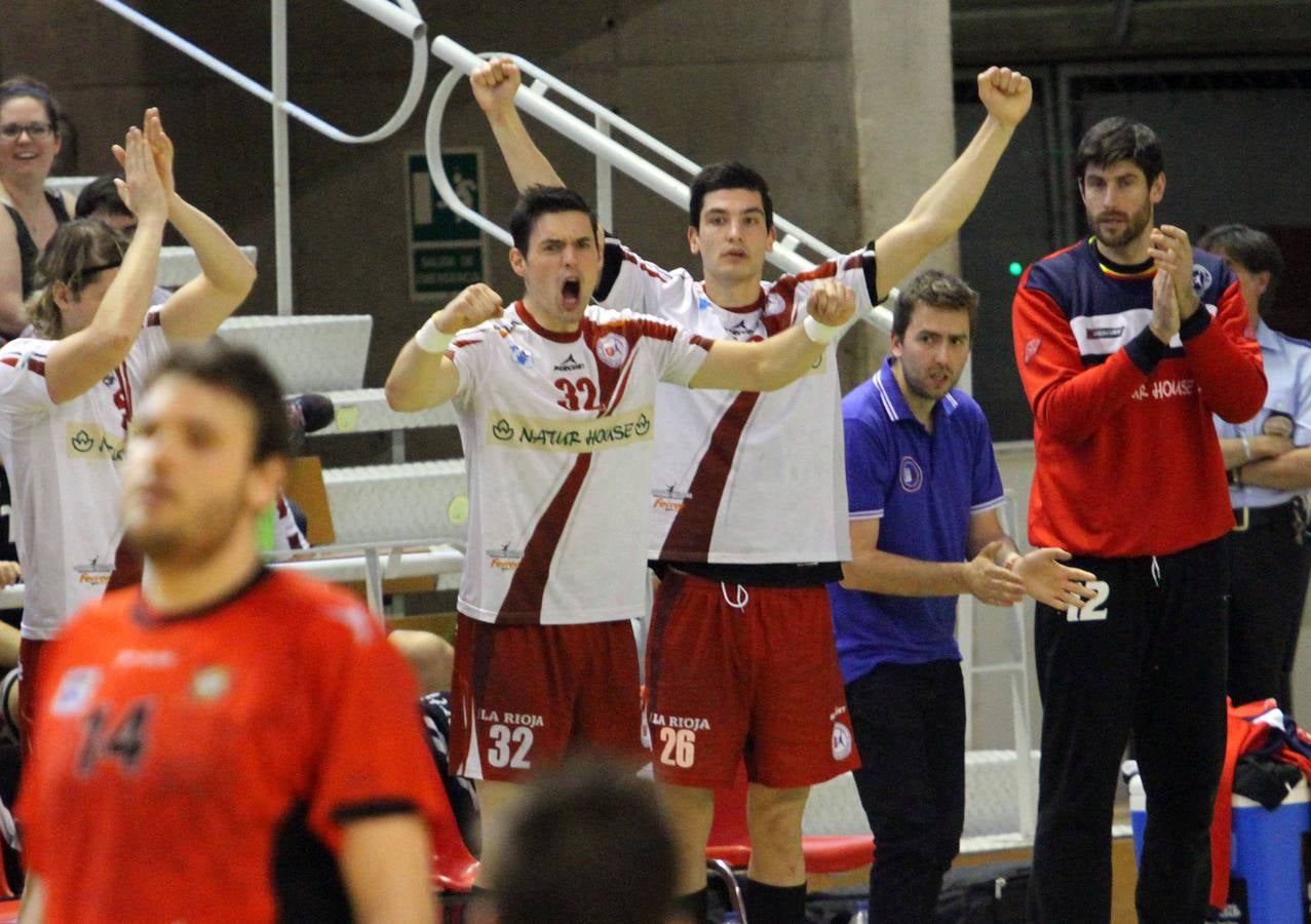 El Naturhouse celebra la victoria ante el Huesca que le da el pase a la Champions