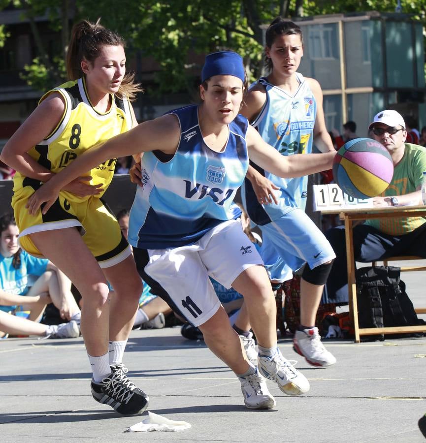 Logroño juega al baloncesto en el Ayuntamiento