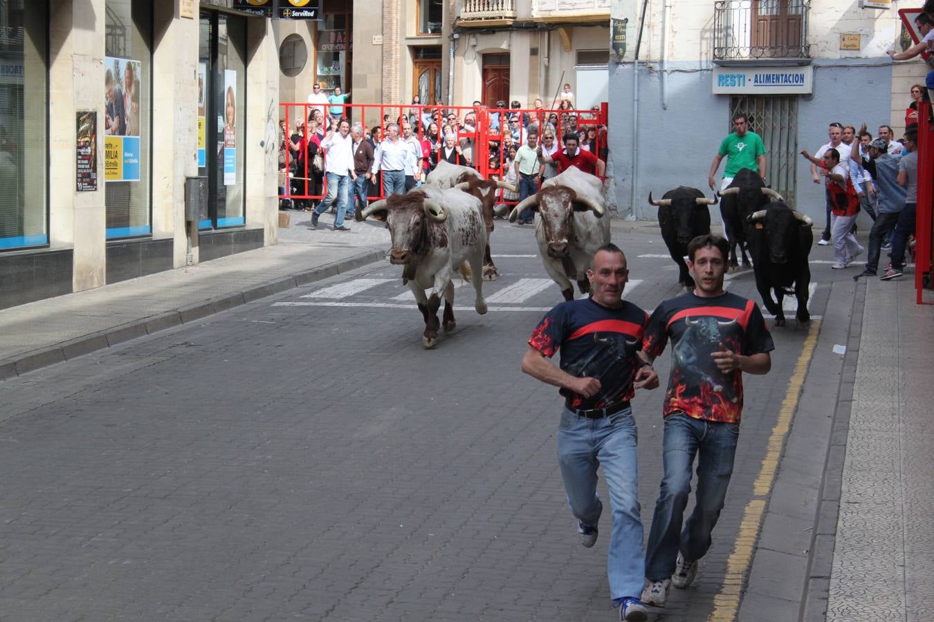 Alfaro despide las Fiestas de la Primavera