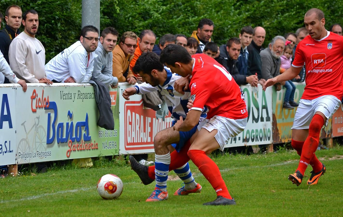 La afición y el partido en el Náxara-Puertollano