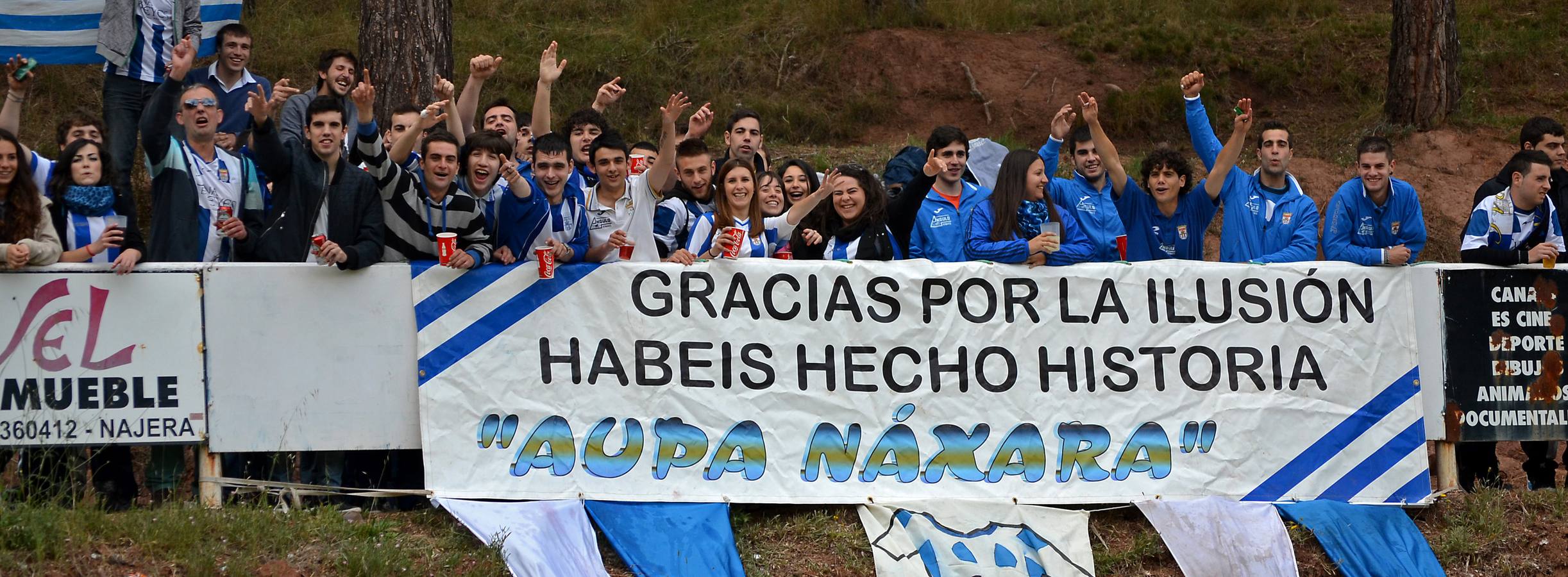 La afición y el partido en el Náxara-Puertollano