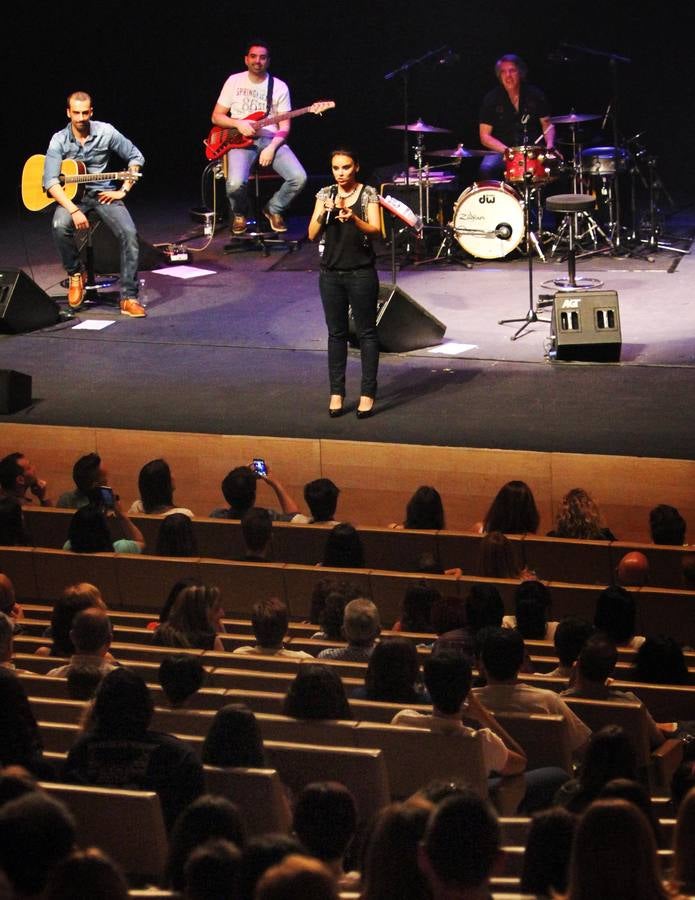 Chenoa triunfa en Logroño