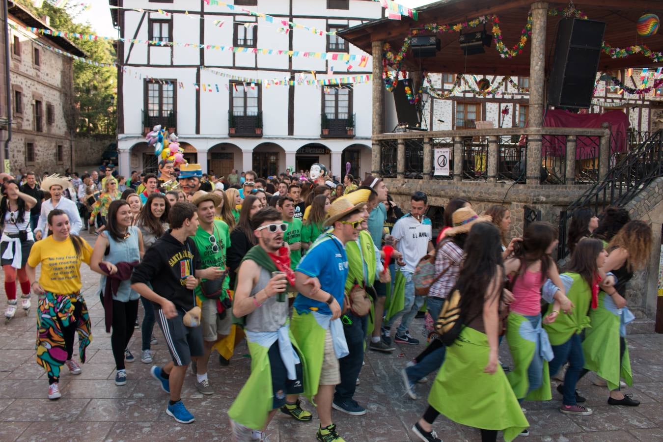 Primer día de las fiestas por Santa Bárbara en Ezcaray