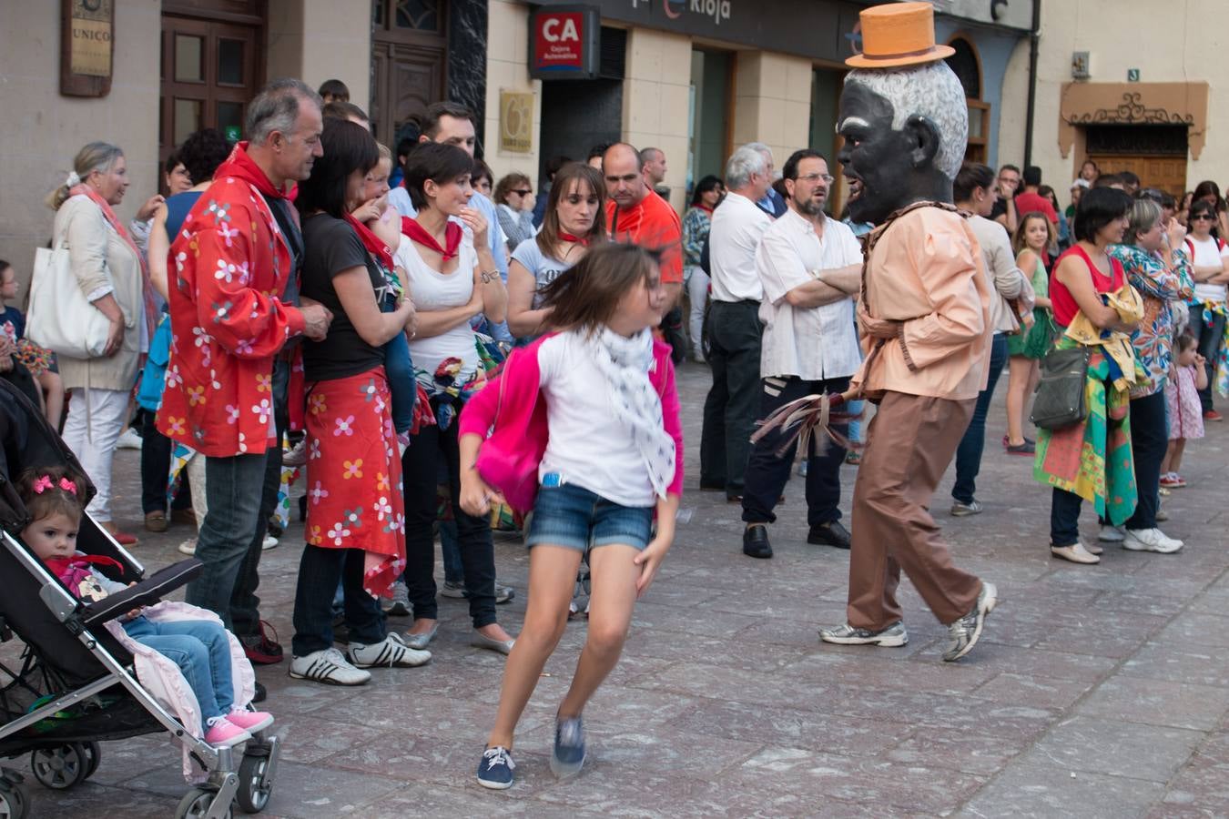 Primer día de las fiestas por Santa Bárbara en Ezcaray