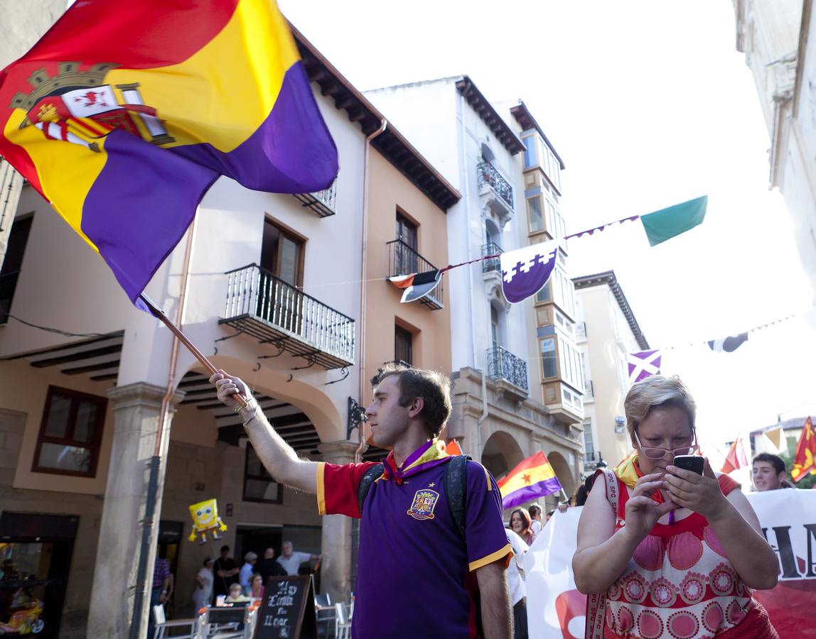 Unas 400 personas se reúnen en Logroño &#039;por la consulta ciudadana&#039; sobre la República