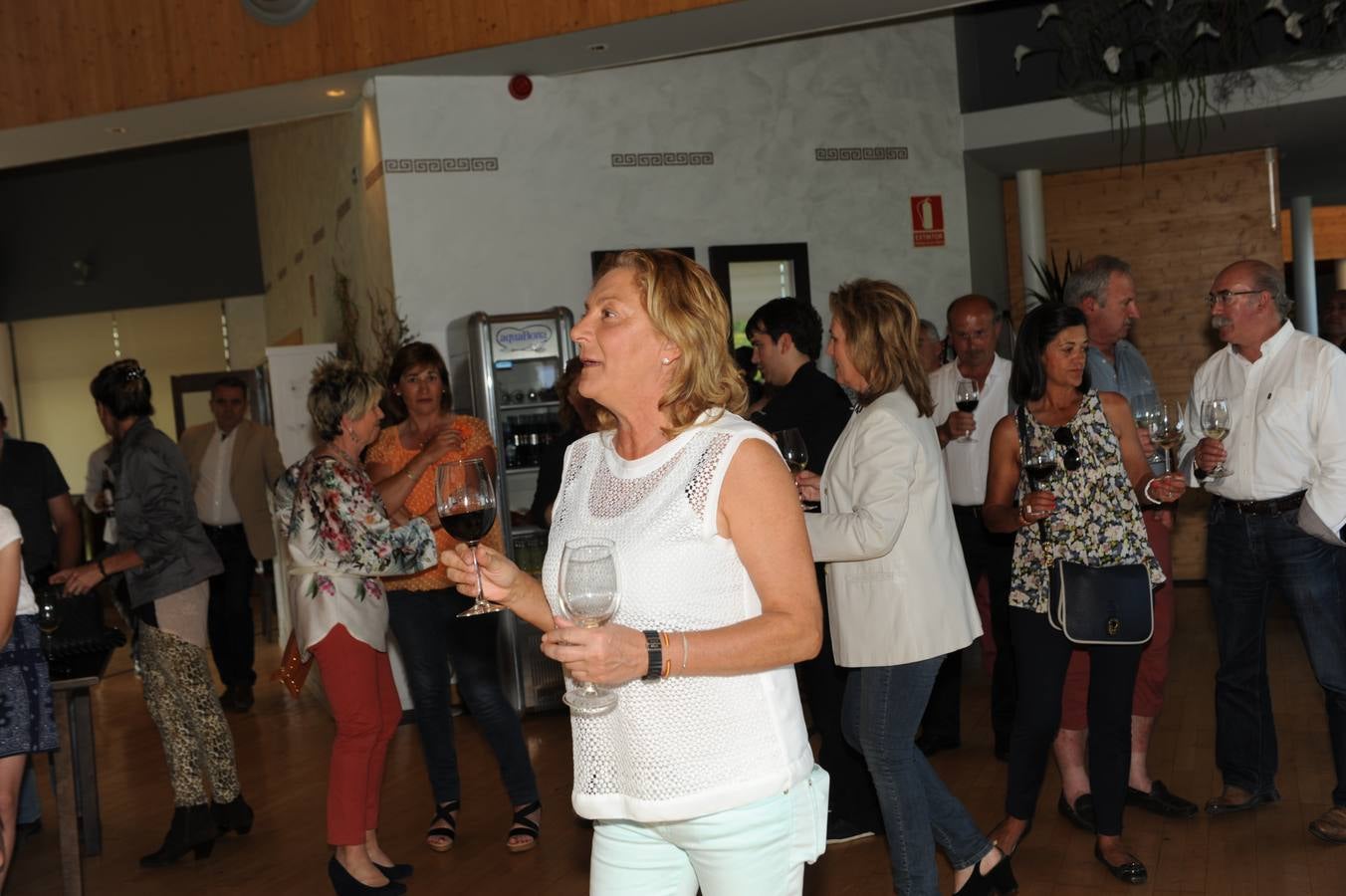 El público disfrutó una copa de vino al final del Torneo Marqués de Riscal