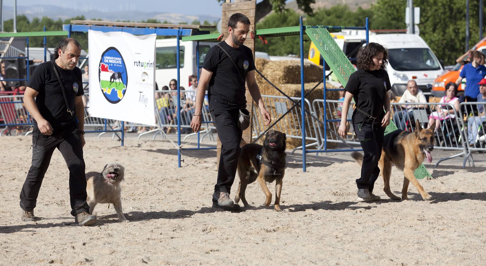 Demostración de la Unidad Canina de Rescate de La Rioja