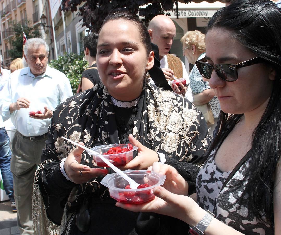 Degustación de fresas con vino en la calle Juan Lobo