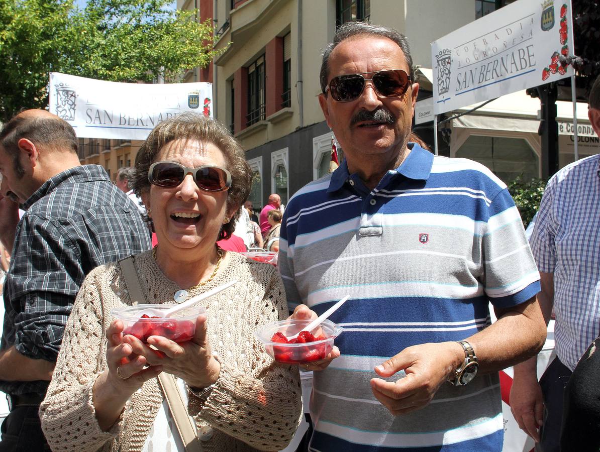 Degustación de fresas con vino en la calle Juan Lobo