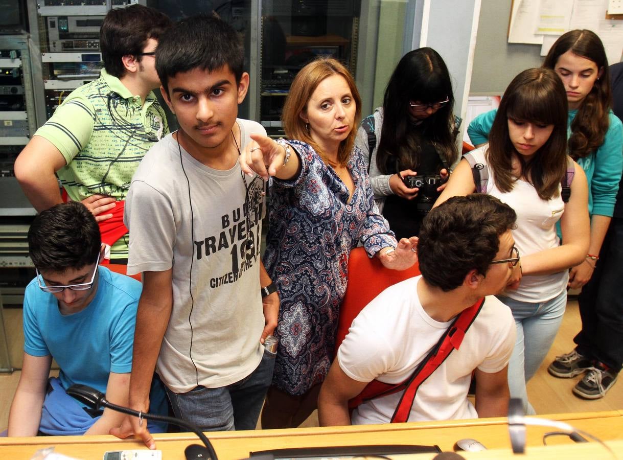 Alumnos del IES Samaniego de Laguardia visitan las instalaciones de La Rioja