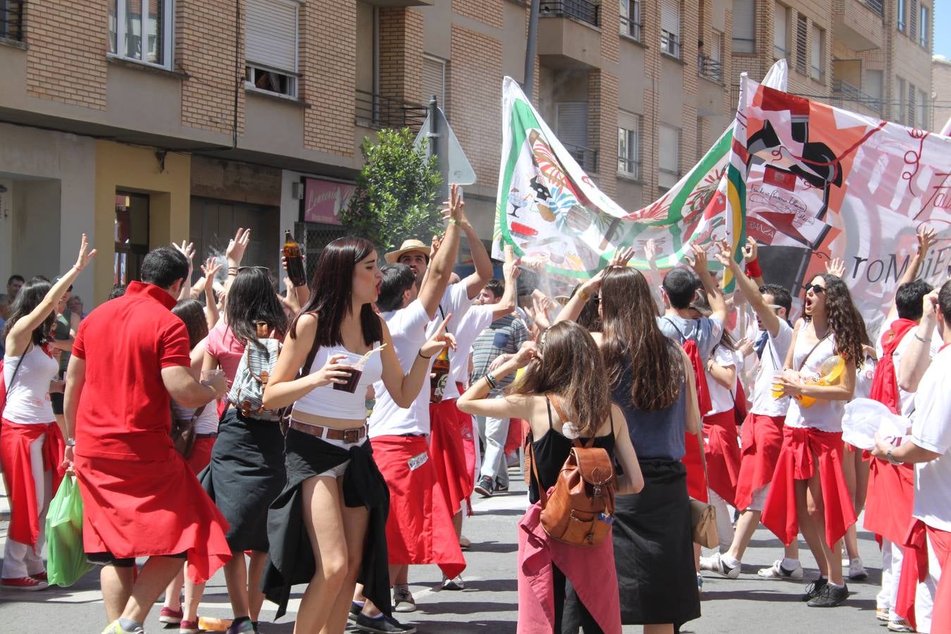 Pasacalles de la Concentración de Peñas en Arnedo