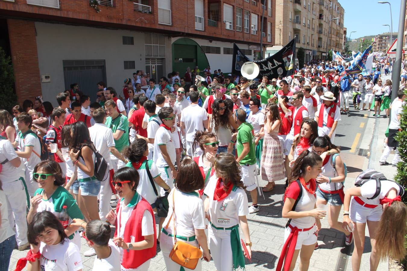 Pasacalles de la Concentración de Peñas en Arnedo