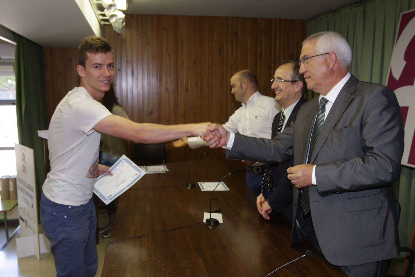 Entrega de diplomas del I Curso de Mantenimiento Básico de Bodegas (y II)