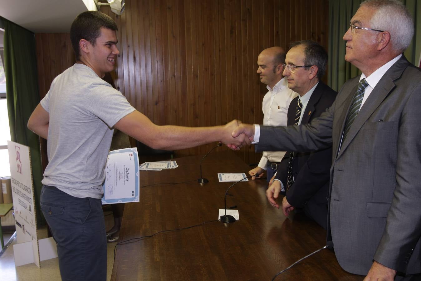 Entrega de diplomas del I Curso de Mantenimiento Básico de Bodegas (y II)