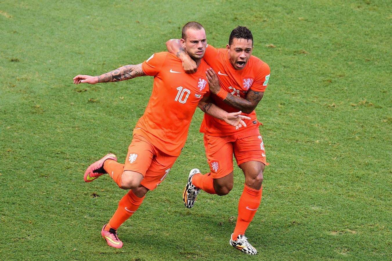 Sneijder celebra el gol del empate.