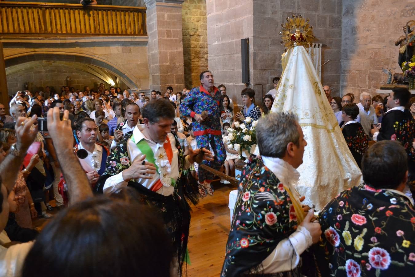 Danza de la Virgen Blanca en Ventosa