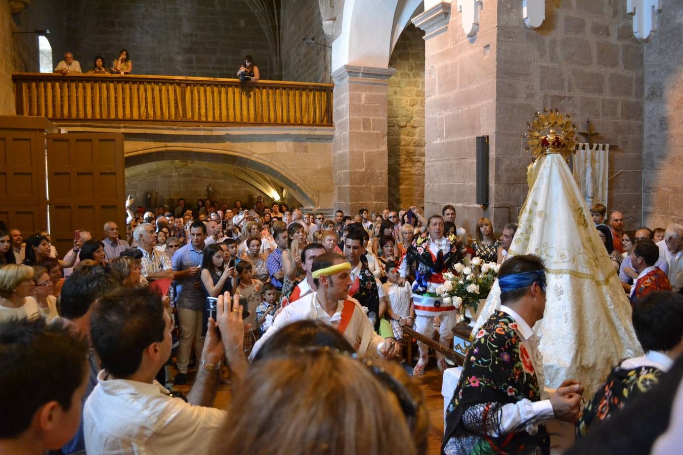 Danza de la Virgen Blanca en Ventosa