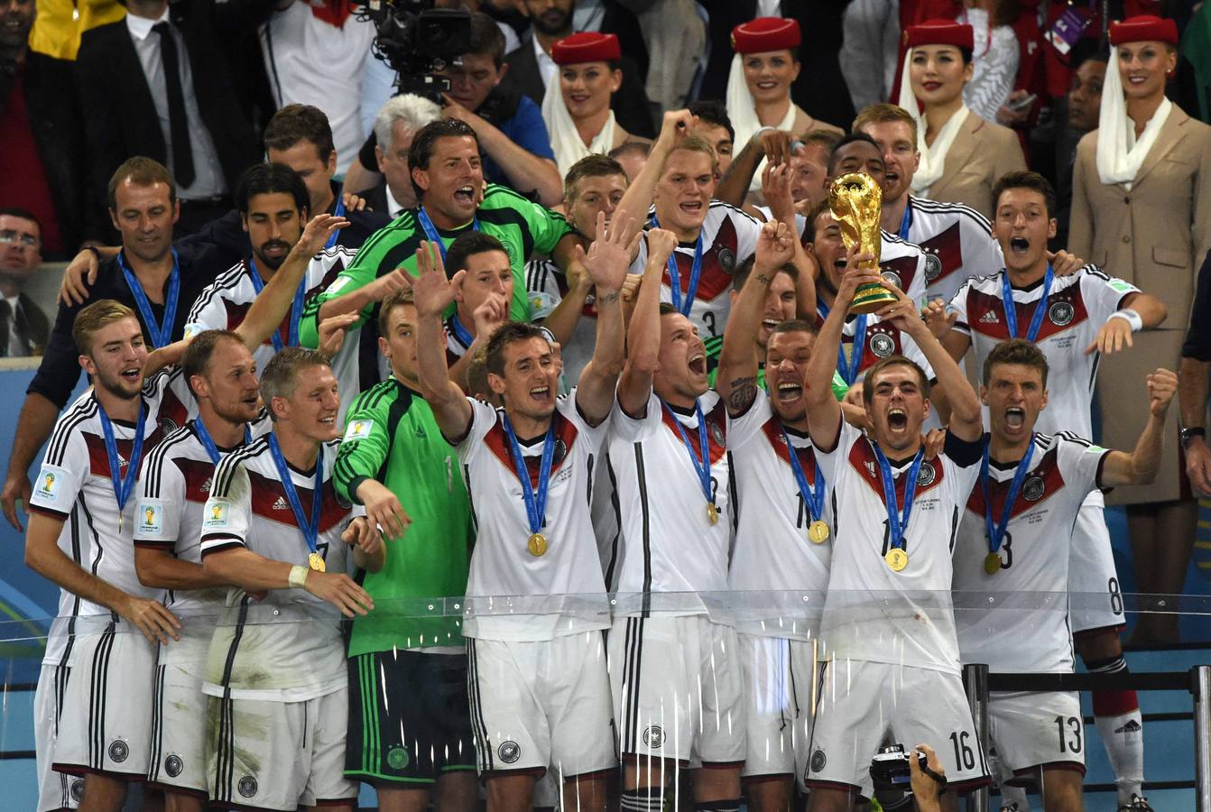 Los jugadores de Alemania celebran el título de campeones del mundo.