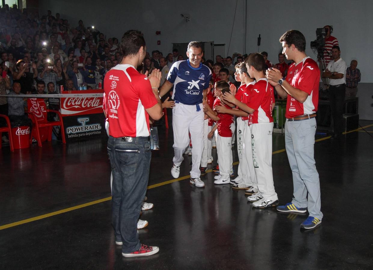 Sonrisas y lágrimas en la despedida de un campeón