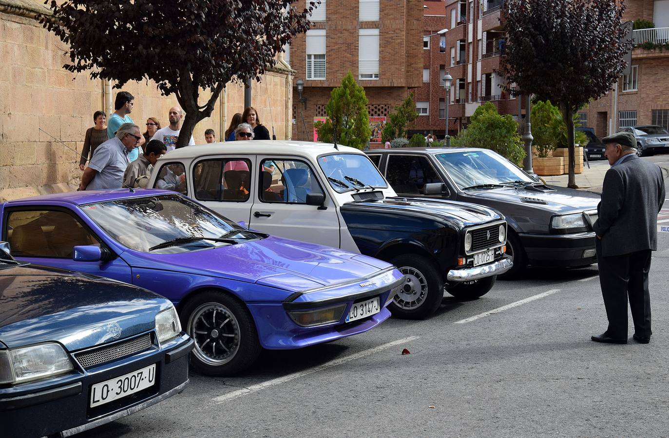 Concentración de coches clásicos en las Fiestas de Gracias de Lardero