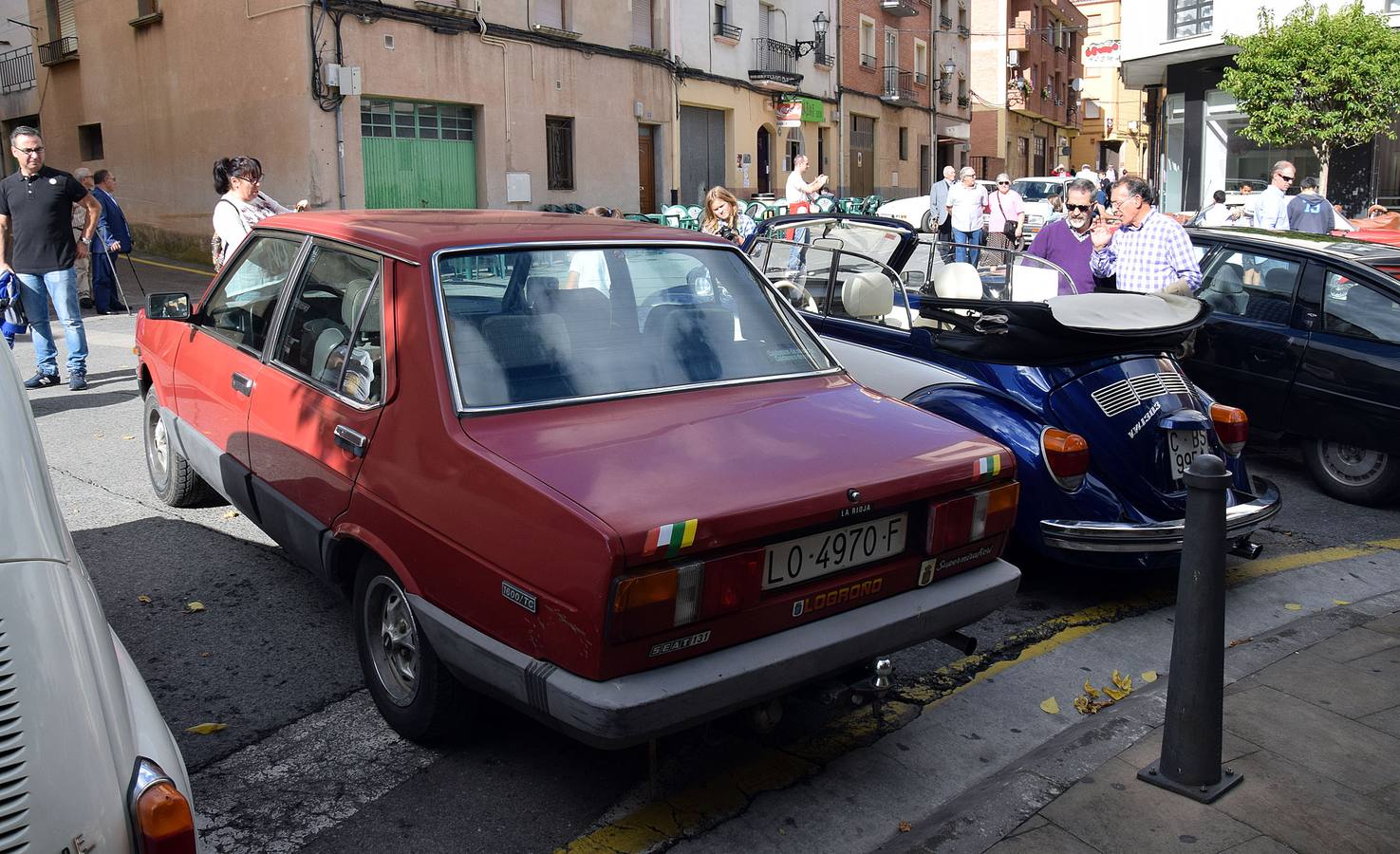 Concentración de coches clásicos en las Fiestas de Gracias de Lardero