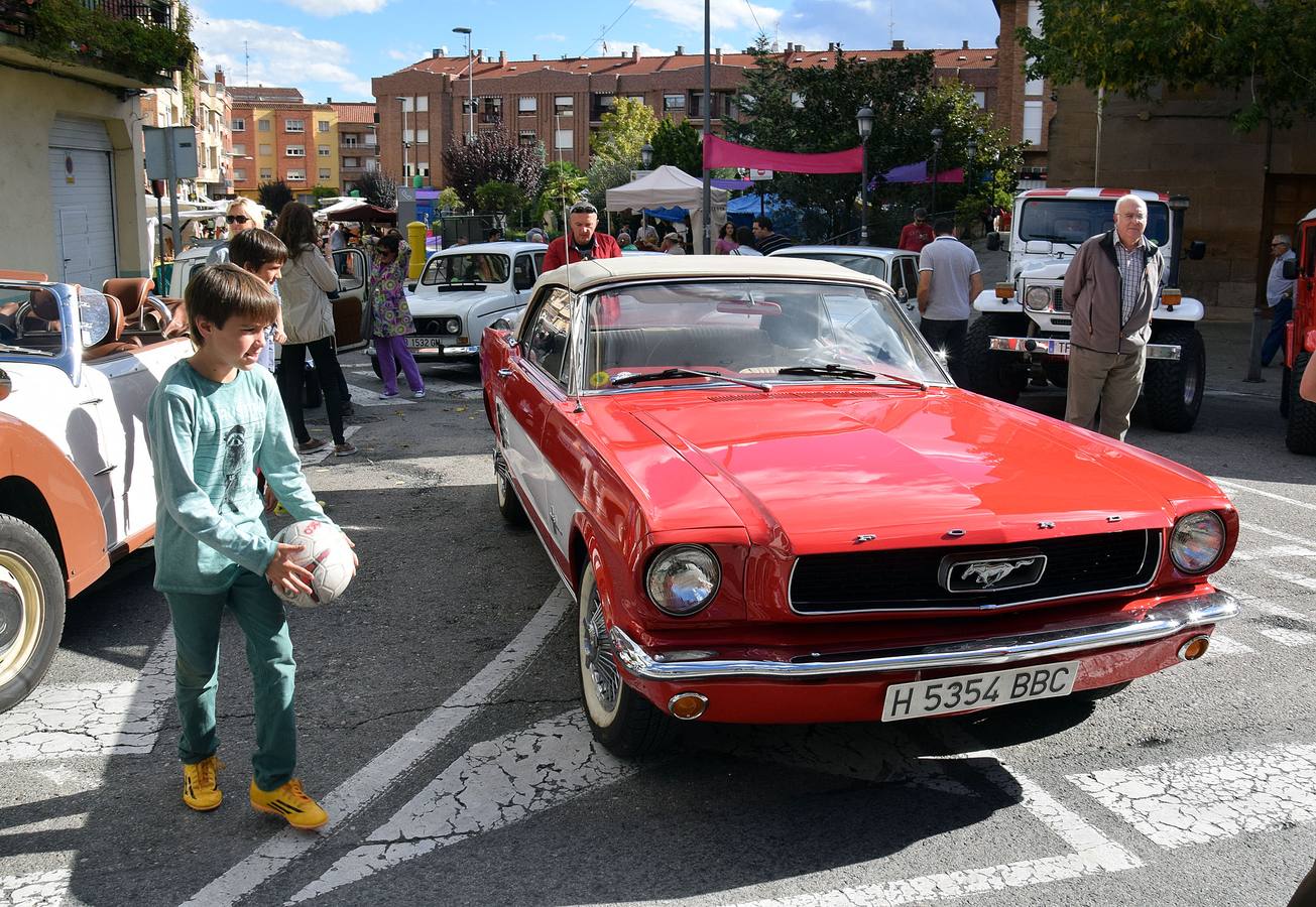 Concentración de coches clásicos en las Fiestas de Gracias de Lardero