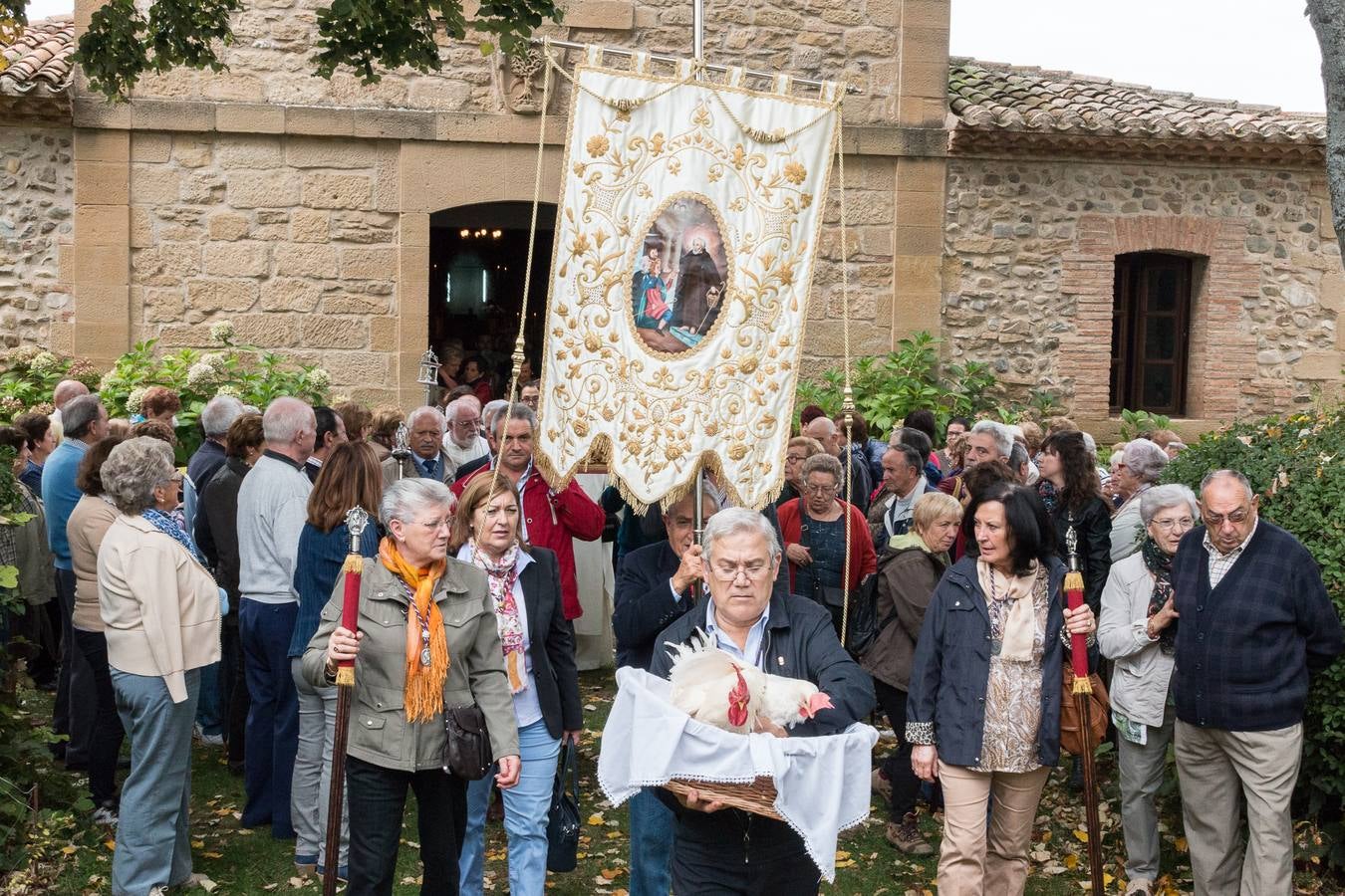 Santo Domingo recuerda el milagro del gallo y la gallina con una romería