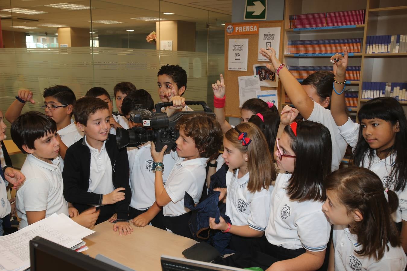 Los alumnos de 5º A del Colegio Adoratrices de Logroño visita la multimedia de Diario LA RIOJA