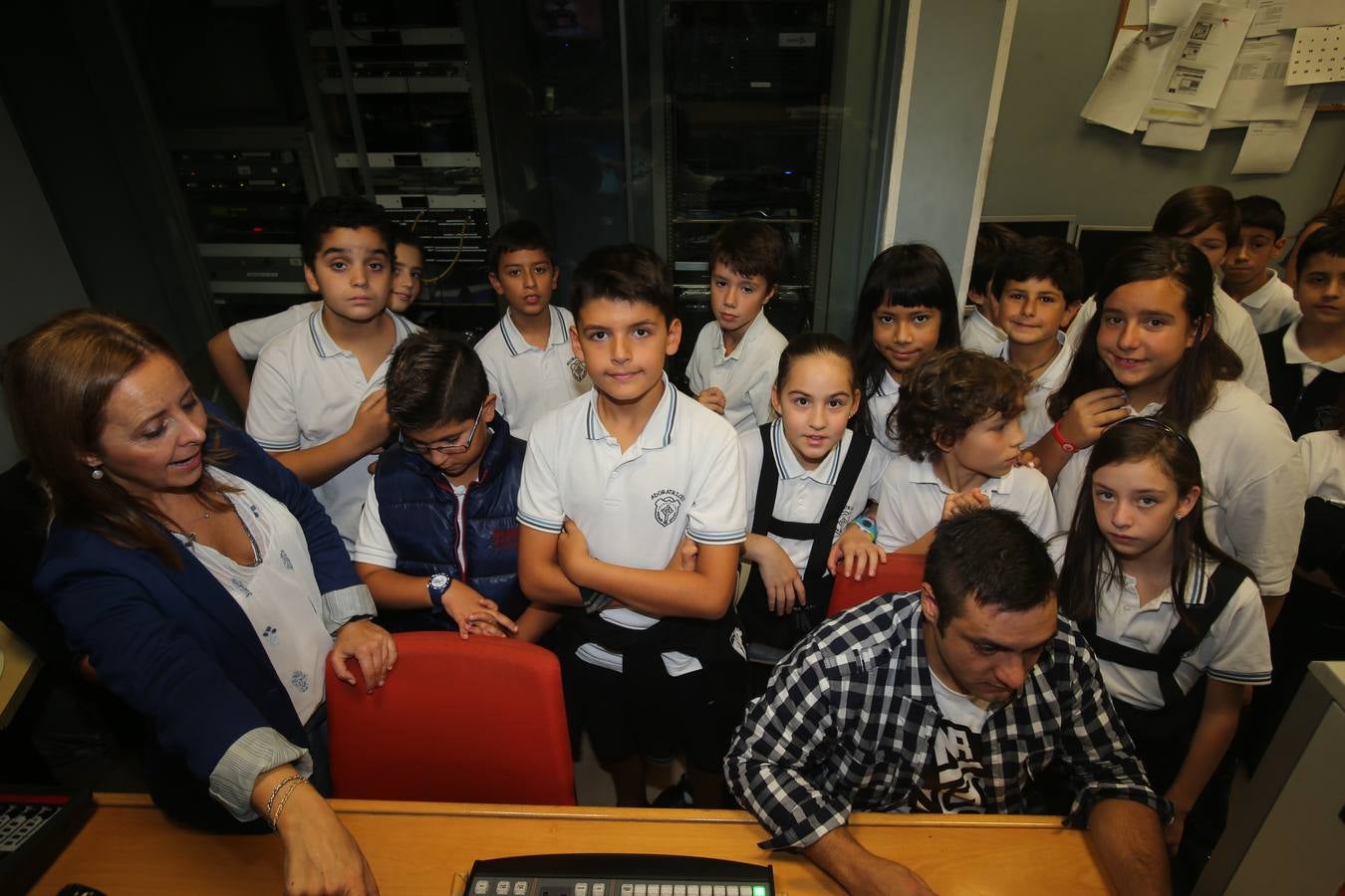 Los alumnos de 5º A del Colegio Adoratrices de Logroño visita la multimedia de Diario LA RIOJA