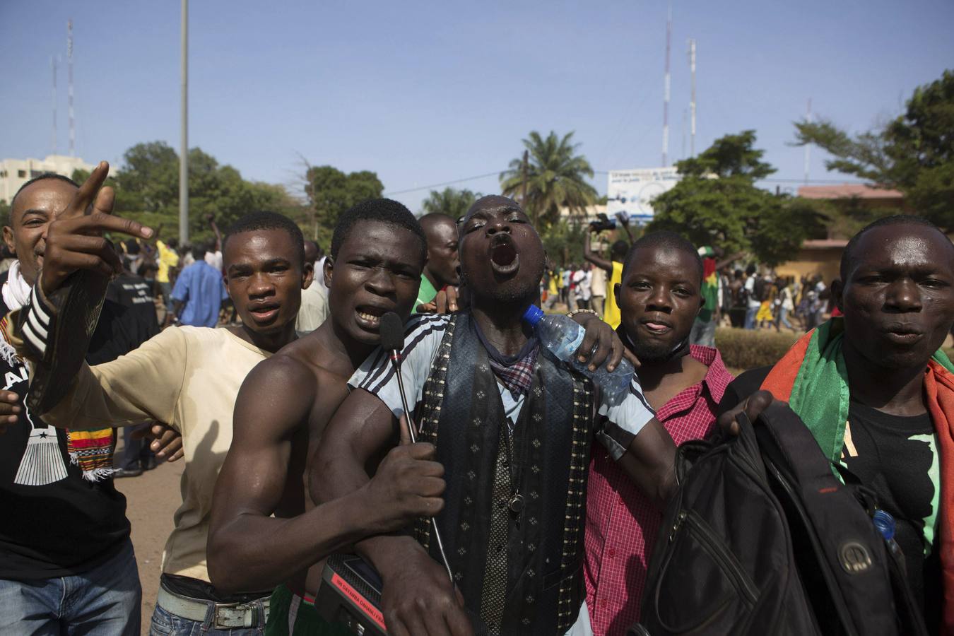 Protestas en Burkina Faso tras instaurarse un gobierno de transición