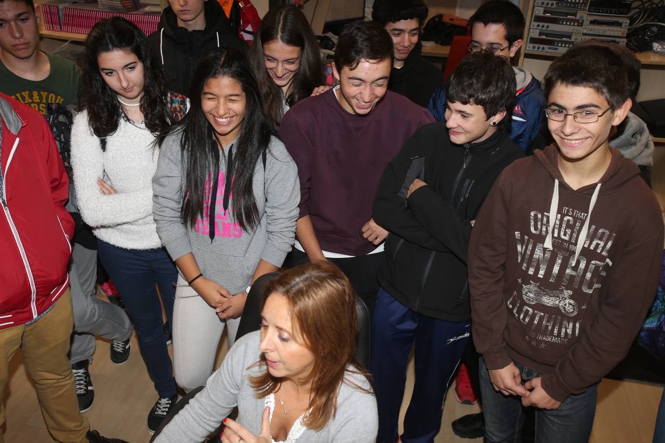 Alumnos del IES Tomás y Valiente de Fuenmayor visitan la Multimedia La Rioja