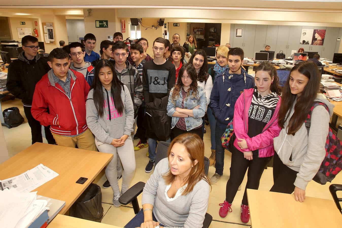 Alumnos del IES Tomás y Valiente de Fuenmayor visitan la Multimedia La Rioja