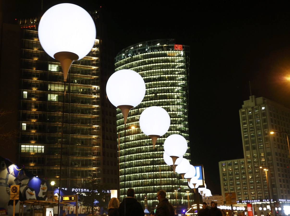 &#039;Lichtgrenze&#039;, el recuerdo del muro se ilumina en Berlín