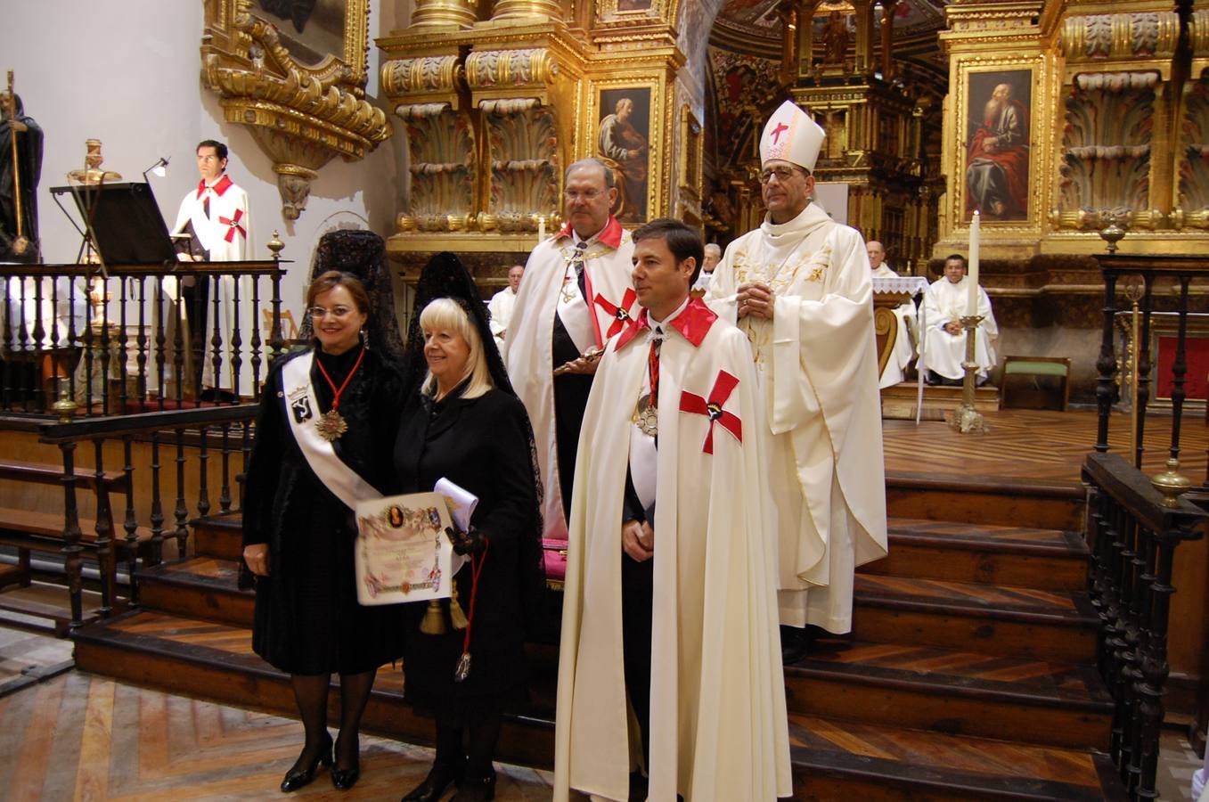 Inaugurado en Yuso un busto de Isabel la Católica y elección de Santiago Vivanco como caballero