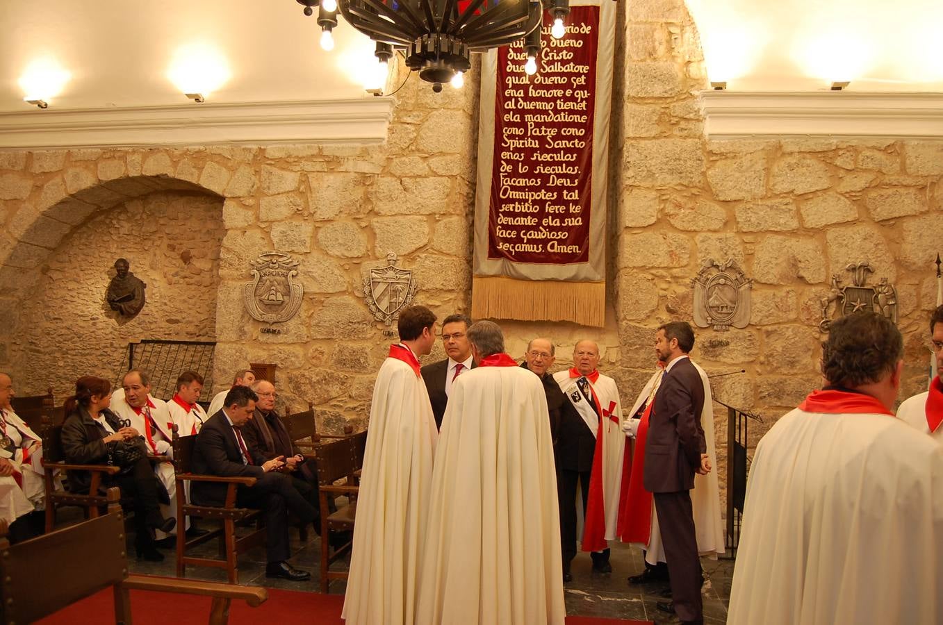 Inaugurado en Yuso un busto de Isabel la Católica y elección de Santiago Vivanco como caballero