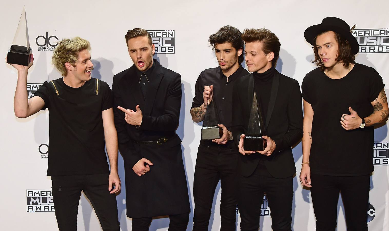 Onbe Direction, con sus premios. 