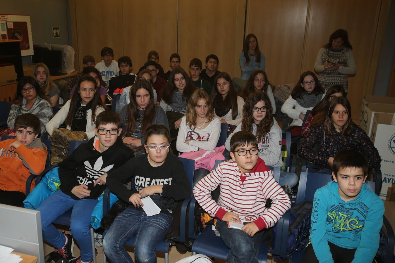 Alumnos de 1º y 2º,de la ESO, grupo B, del IES Virgen de Vico de Arnedo visitan la multimedia de Diario LA RIOJA